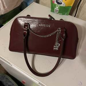 GUESS Arnela Mini Shoulder Satchel Bag in Burgundy